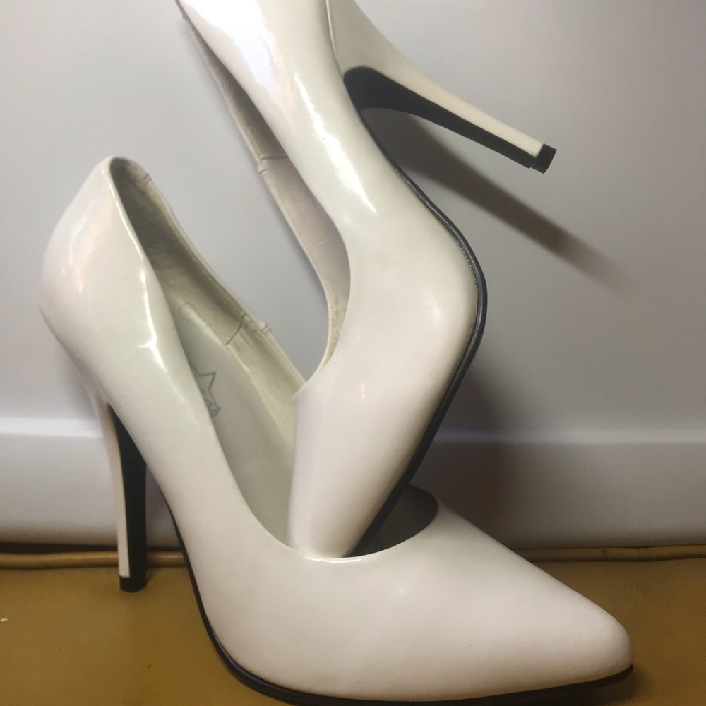 White pumps patent vinyl leather 4” heel size 8
